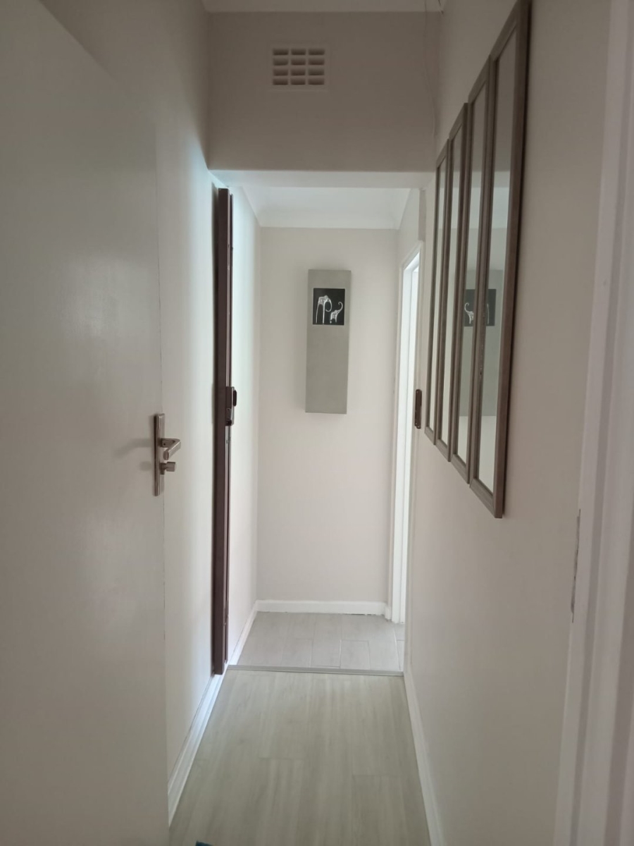 6 Bedroom Property for Sale in Gonubie Eastern Cape